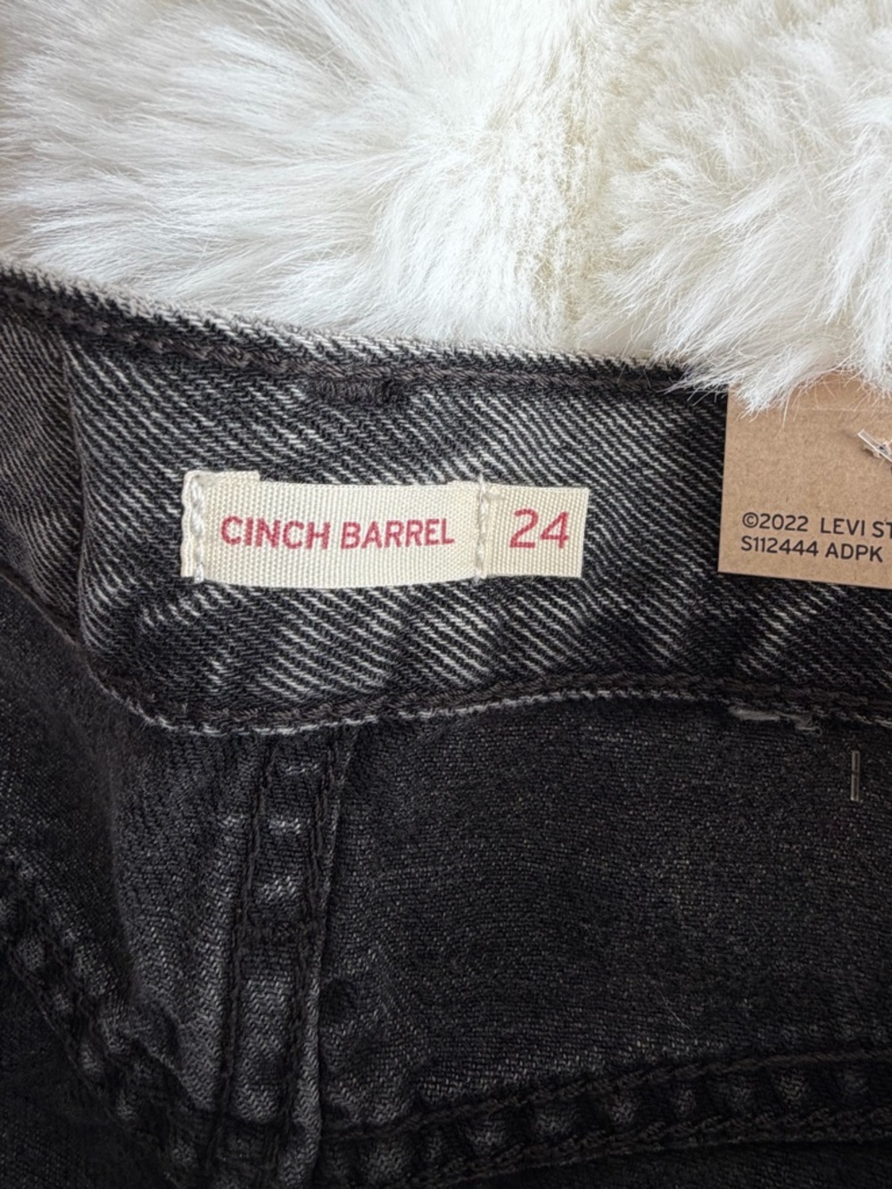 Levi's® Women's Cinch Barrel Jeans - Picture 7 of 11
